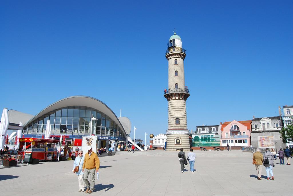 Warnemünde 16 *